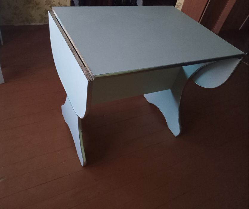 Срочно. Стол книжка