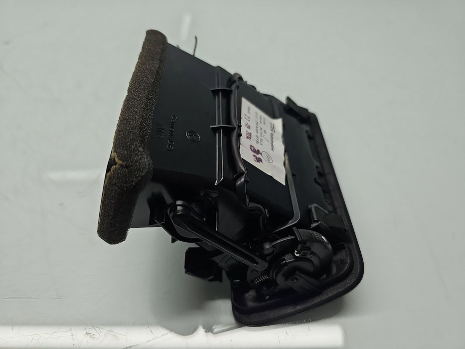 Grila aerisire stanga Volkswagen Passat CC (358) [Fabr 2012-2016] 3AC8
