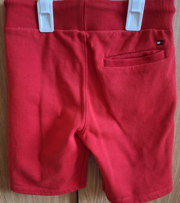 Pantaloni scurti 128 si slapi nr 32 Tommy Hilfiger, original