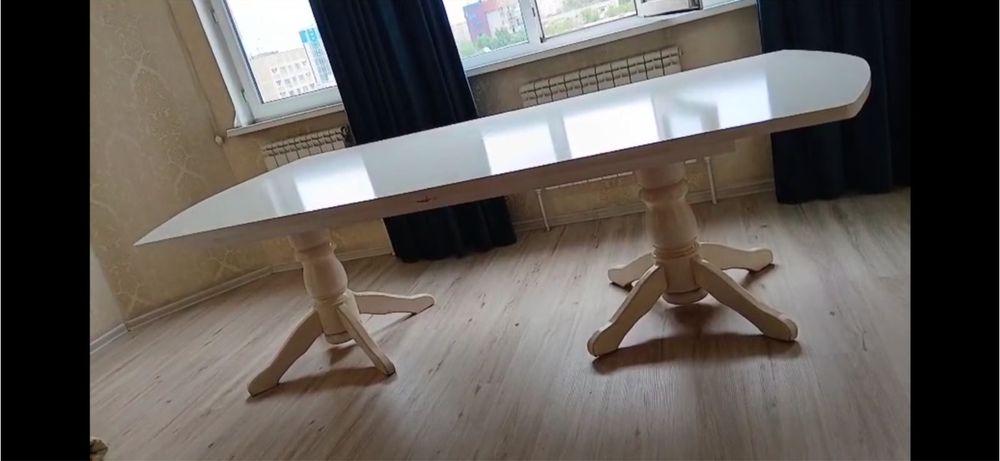 Продается стол для гостей