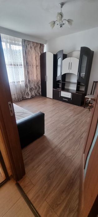 2 camere centru etaj 1