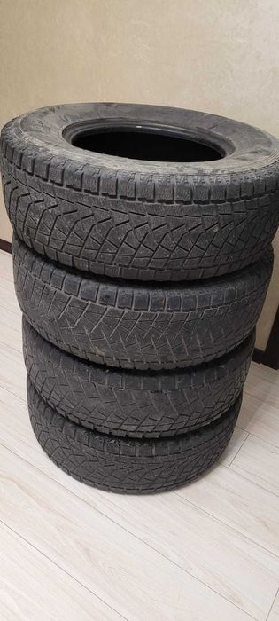 Продам комплект резины BRIDGESTONE  265/70/16
