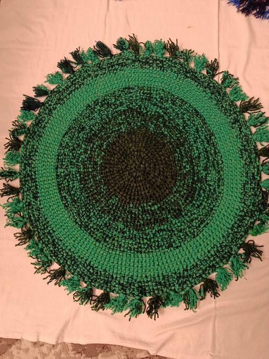 Продам коврики, связанные крючком