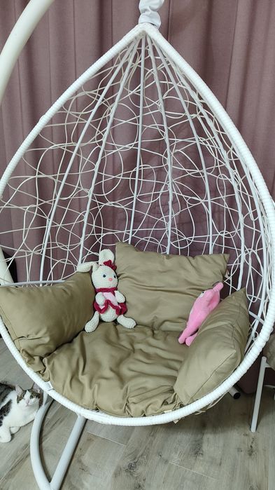 Подвесное кресло на стойке