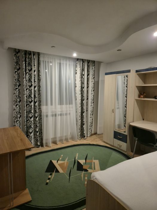 Inchiriez apartament