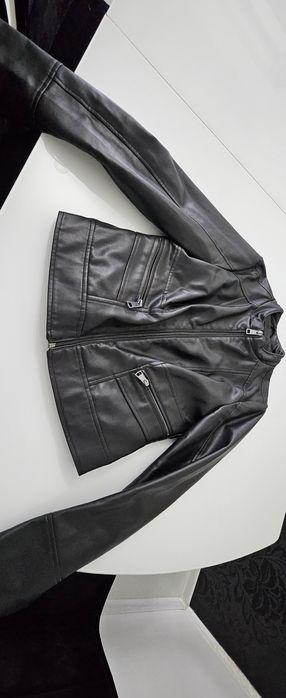 Кожено яке като ново