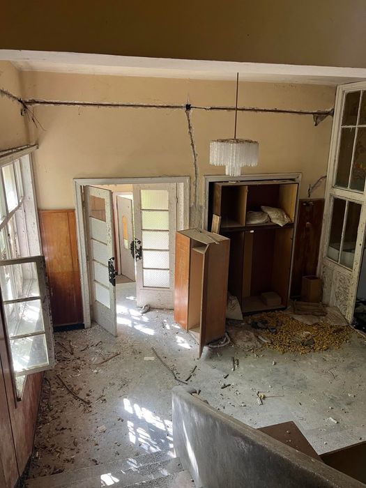 Самостоятелен имот (бивше училище)