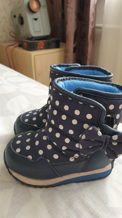 Продам детскую обувь