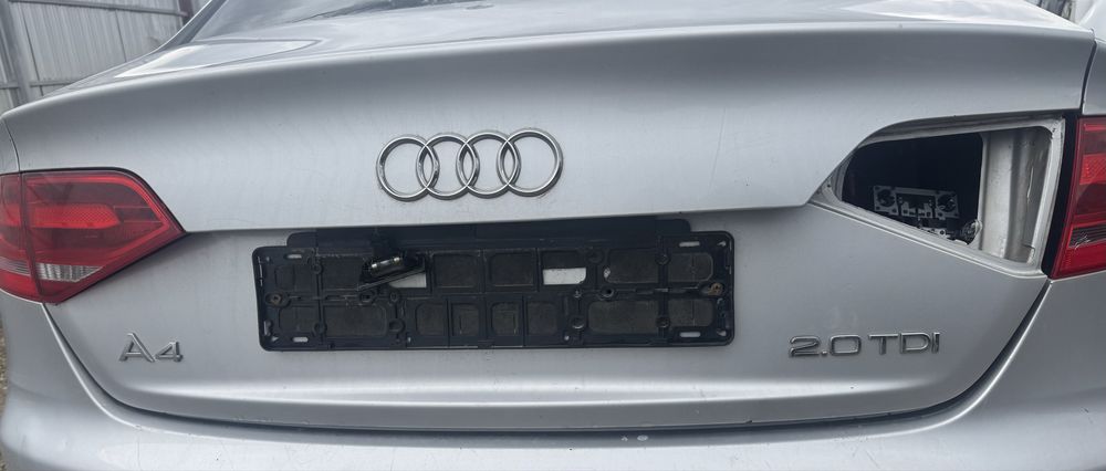 Haion/ Portbagaj Audi a4 B8 GRI LY7W SEDAN cu lunetă si broasca