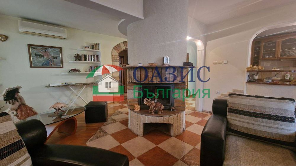 Тристаен апартамент с камина, Несебър, България, 120 кв. м. + гараж