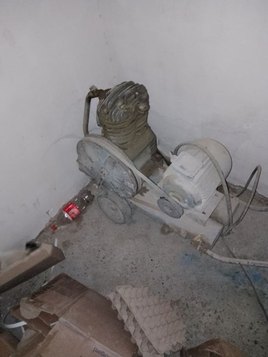 Компрессор сотилади 380 га ишлайди