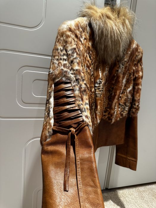 Яке от естествена кожа с яка от лисица .Размер S