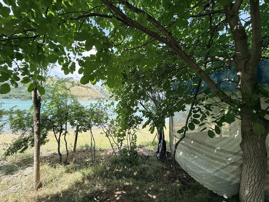 Топчаны возле водохранилища «Чарвак» чистое красивое место