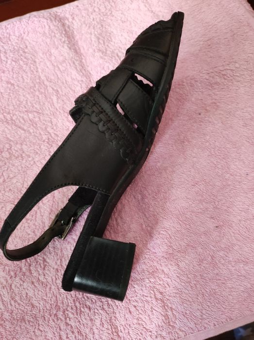 Продам женские босоножки