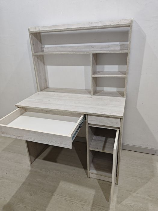 Письменные столы