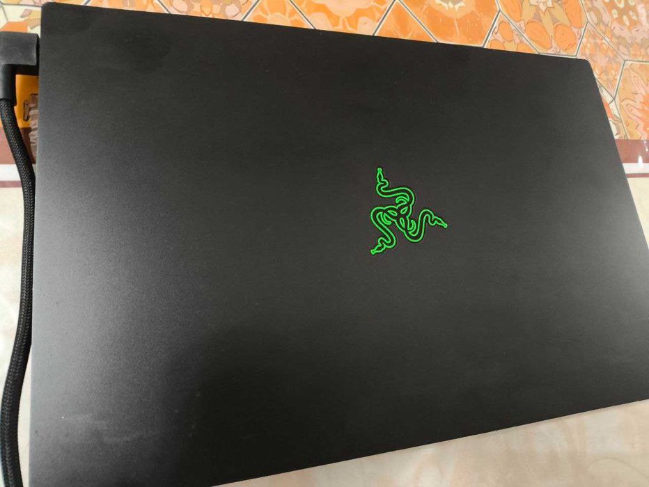 Ноут Razer Blade 15 Core i7-10750H  GTX 1660Ti  RAM:16 SSD256+SSD1000