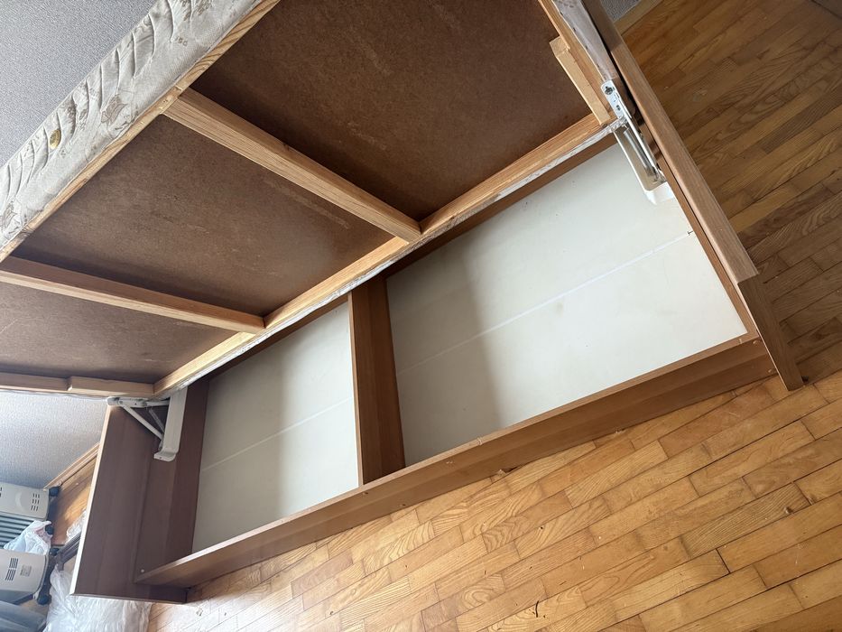 Единично легло с повдигащ механизъм + матрак