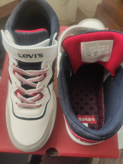 Vând ghete Levis Kids mărimea 35