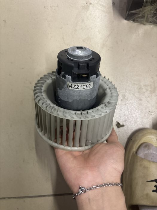 Продам моторчик печки