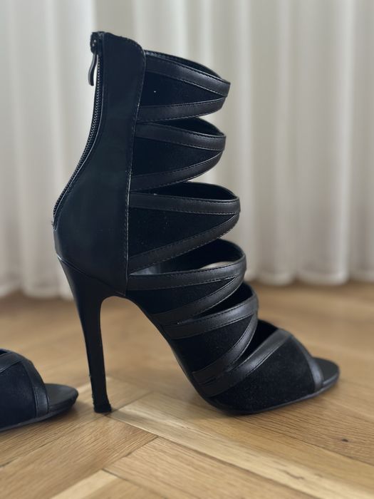 Черни обувки с ток. 11см ток