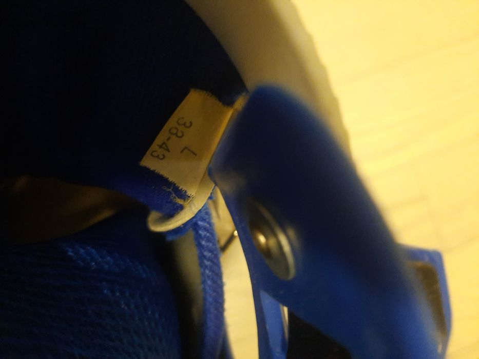 Роликовые коньки