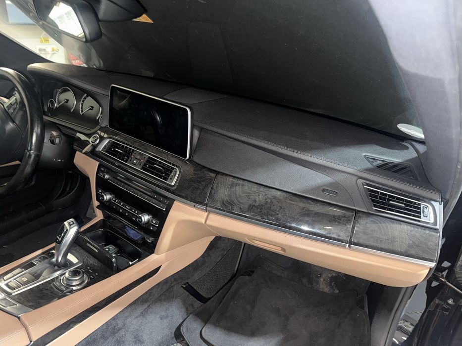 Plansa bord neagra airbag pasager BMW Seria7 F01 F02