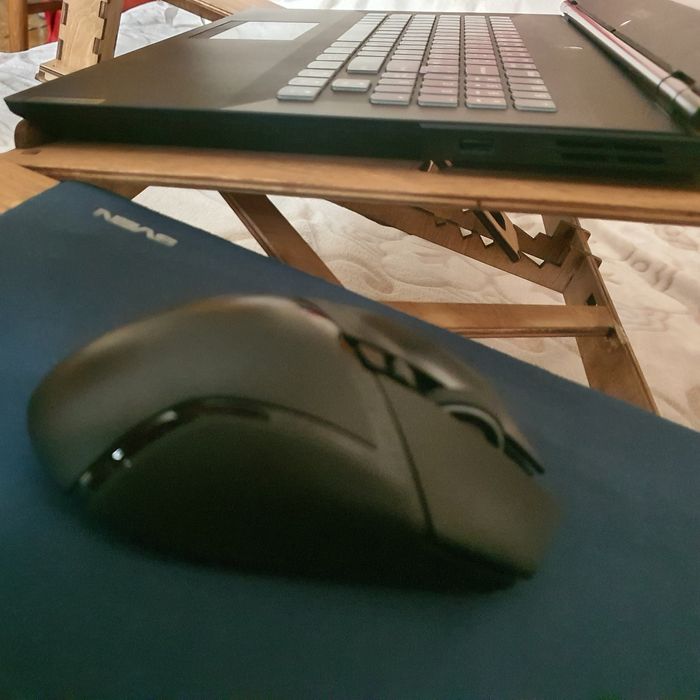 Столик под ноутбук