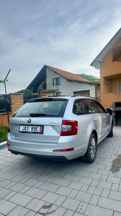 Vând skoda octavia