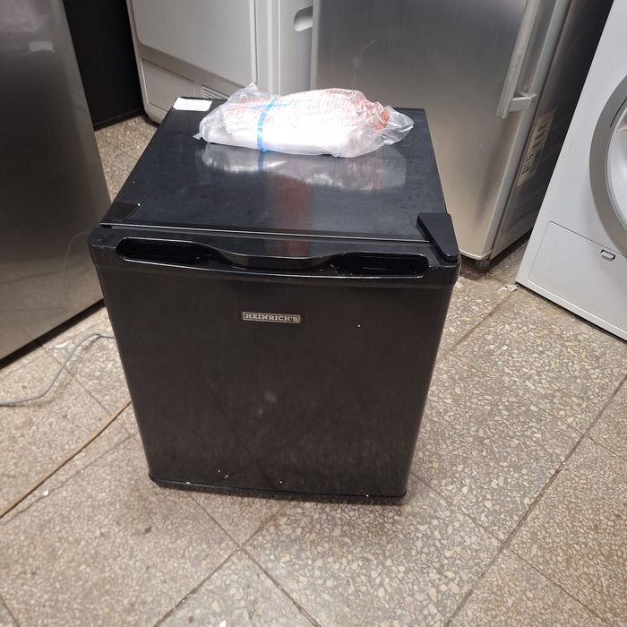 Мини фризерче - чисто нов с транспортен дефект