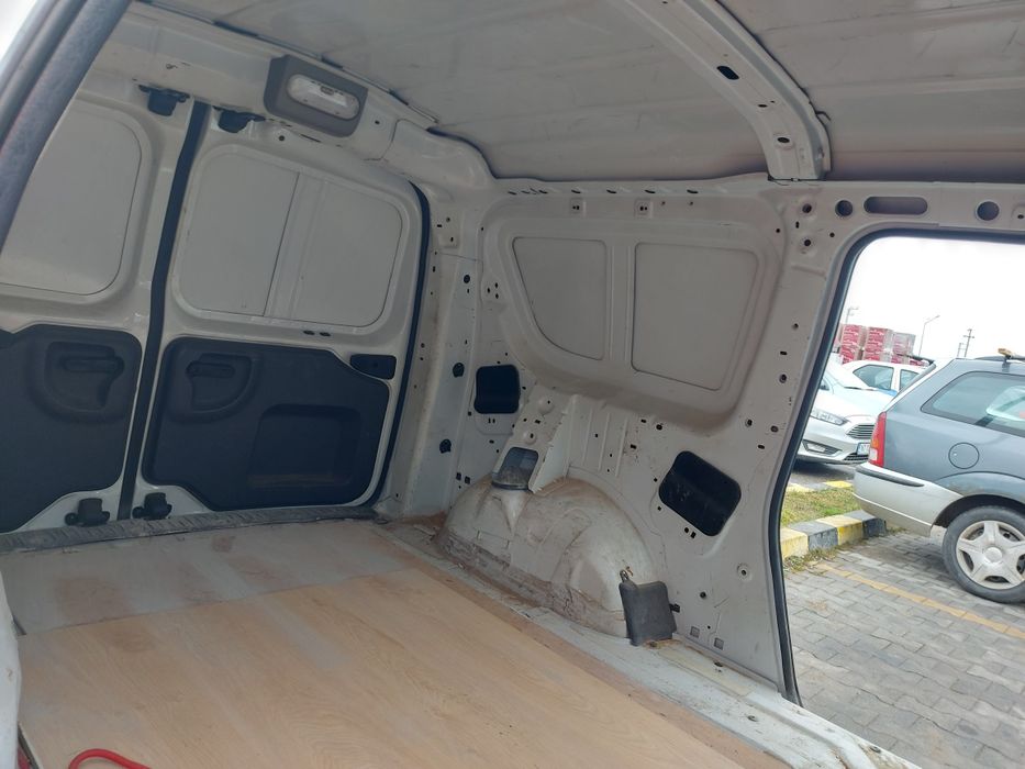 Vând Dacia Logan Van