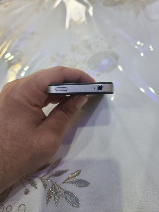 IPhone 4s sotiladi