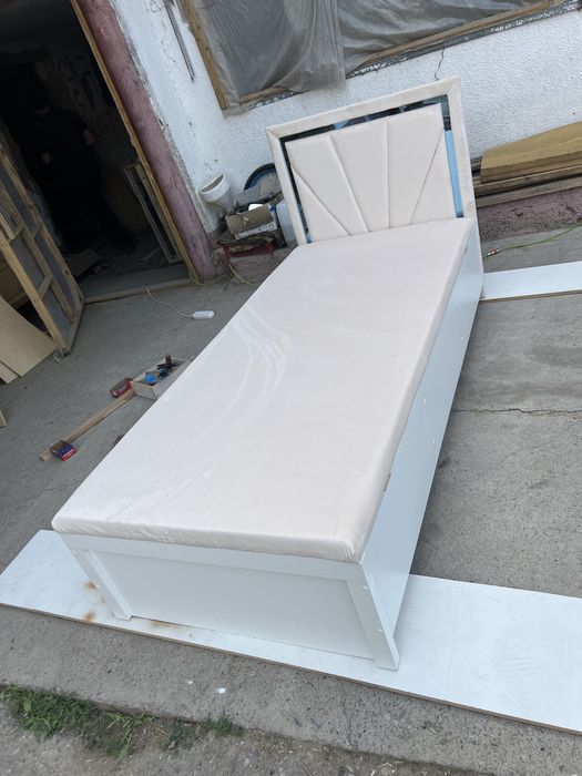 Кровать кровати