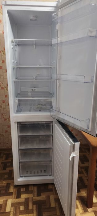 Продам новый холодильник