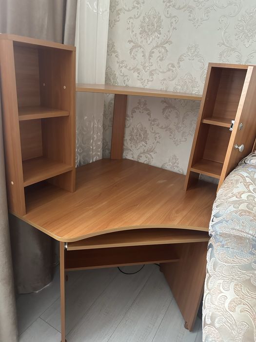 Компьютерный угловой стол 90*90