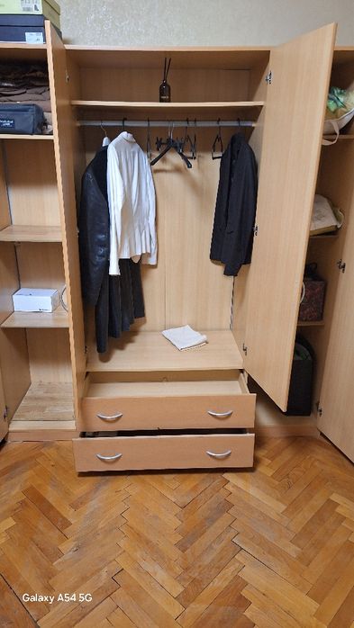 Четирикрилен гардероб