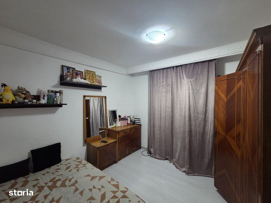 Apartament 3 camere de vanzare Bibescu - Voda