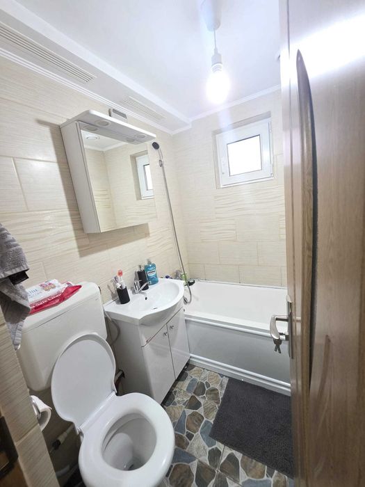 Inchiriez apartament 2 camere