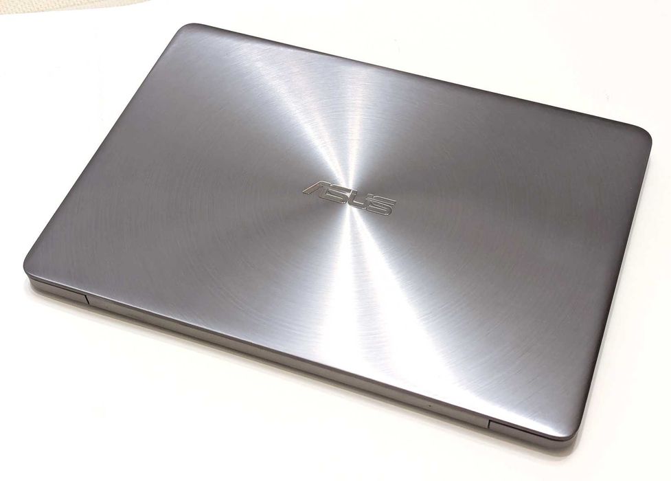 Продавам лаптоп Asus ZenBook UX430U