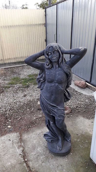 Statuie din piatra (beton)