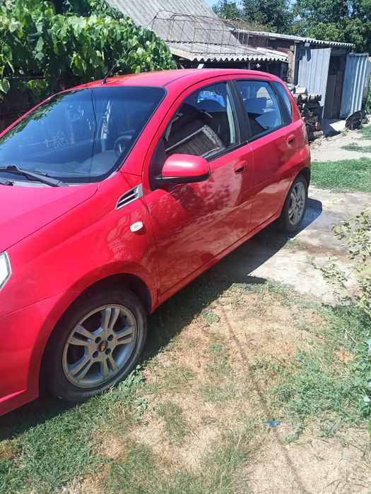 Vând Chevrolet aveo