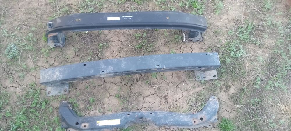 Продам запчасти на Додж грант караван