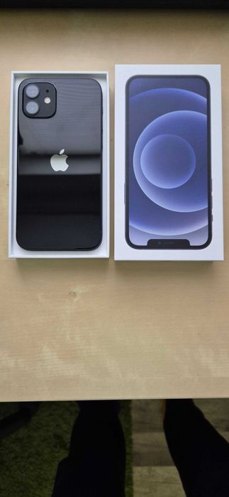 iPhone 12 64GB черен - 93% батерия, неразличим от нов