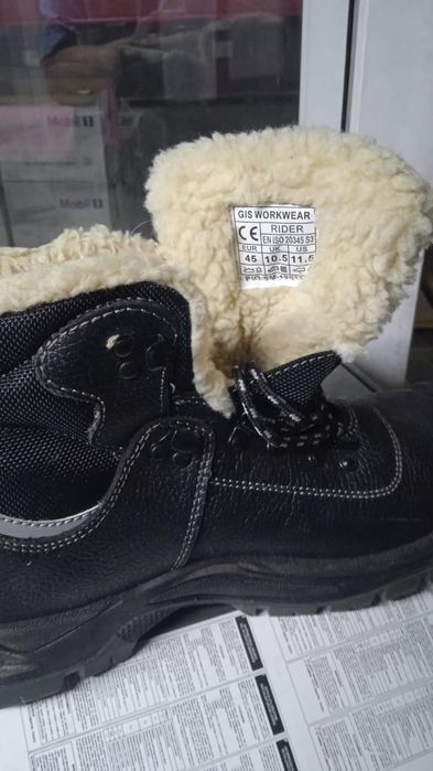 Продам спец одежду и обувь