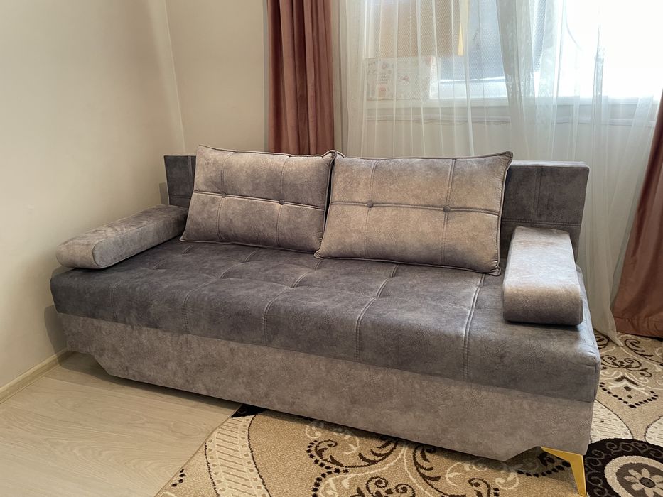 Продам диван раскладной.