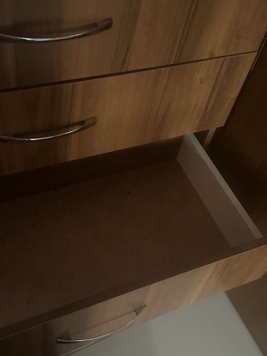 Комод с выдвижными ящиками