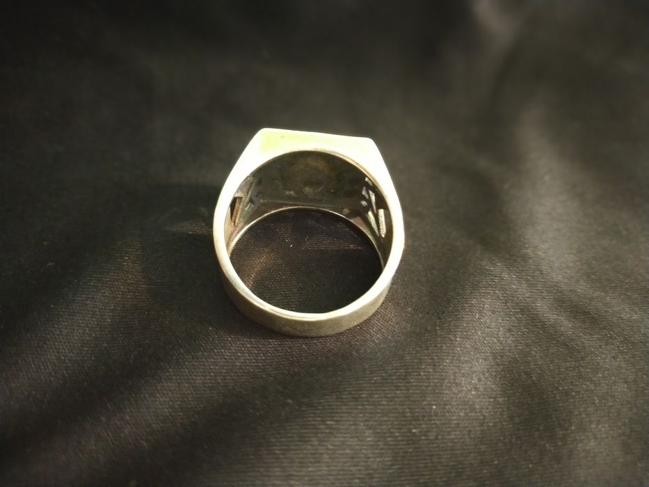 Серебреная печатка ручной работы со знаком Ом.