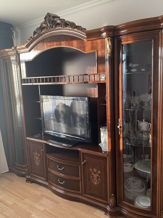 Шкаф для посуды , гостевой шкаф