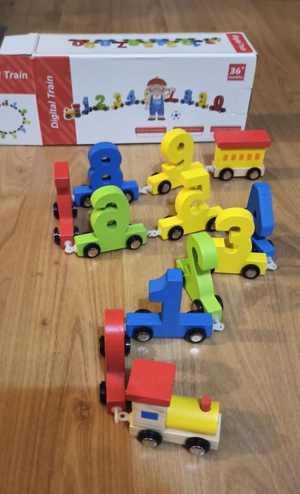 Дървено влакче с цифри,цветна стълба-15лв-24 и др.