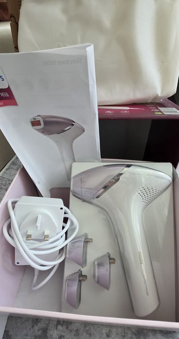 Лазерен епилатор Philips Lumea Prestige  BRI947