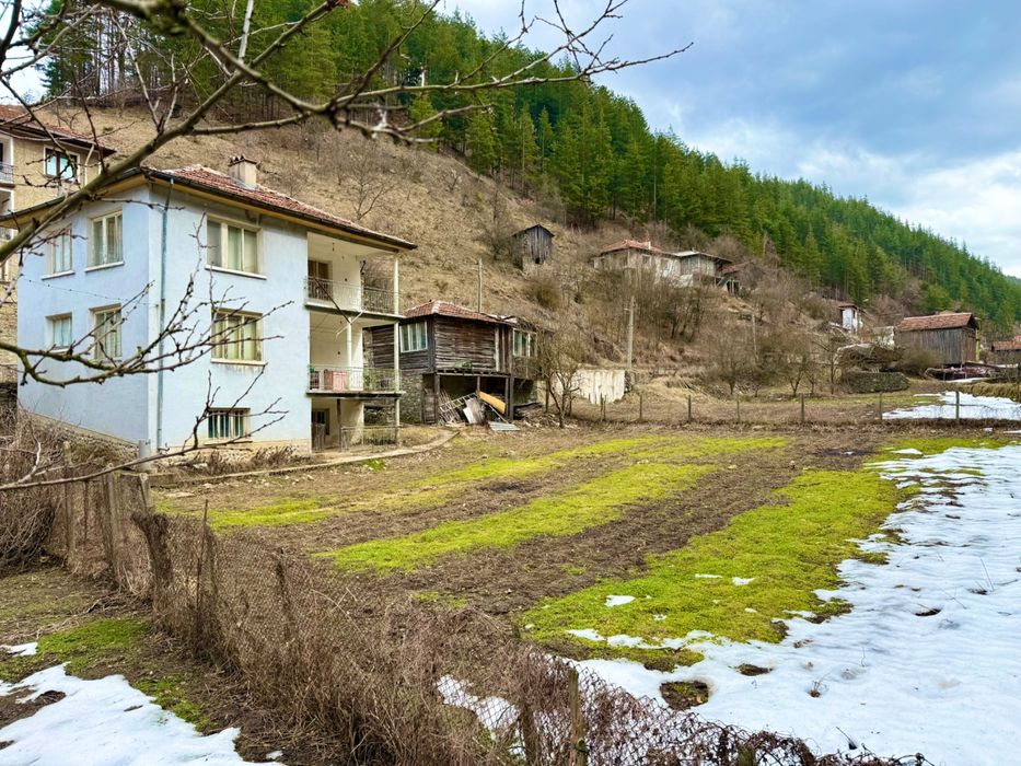 Продава се Къща в Пловдив, Коматевски възел - 210 кв.м за 220 €/кв.м - Снимка #1